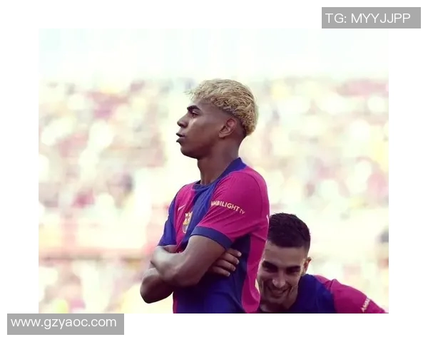 蓝衣服爆炸头足球明星的传奇之路与场上风采的完美结合